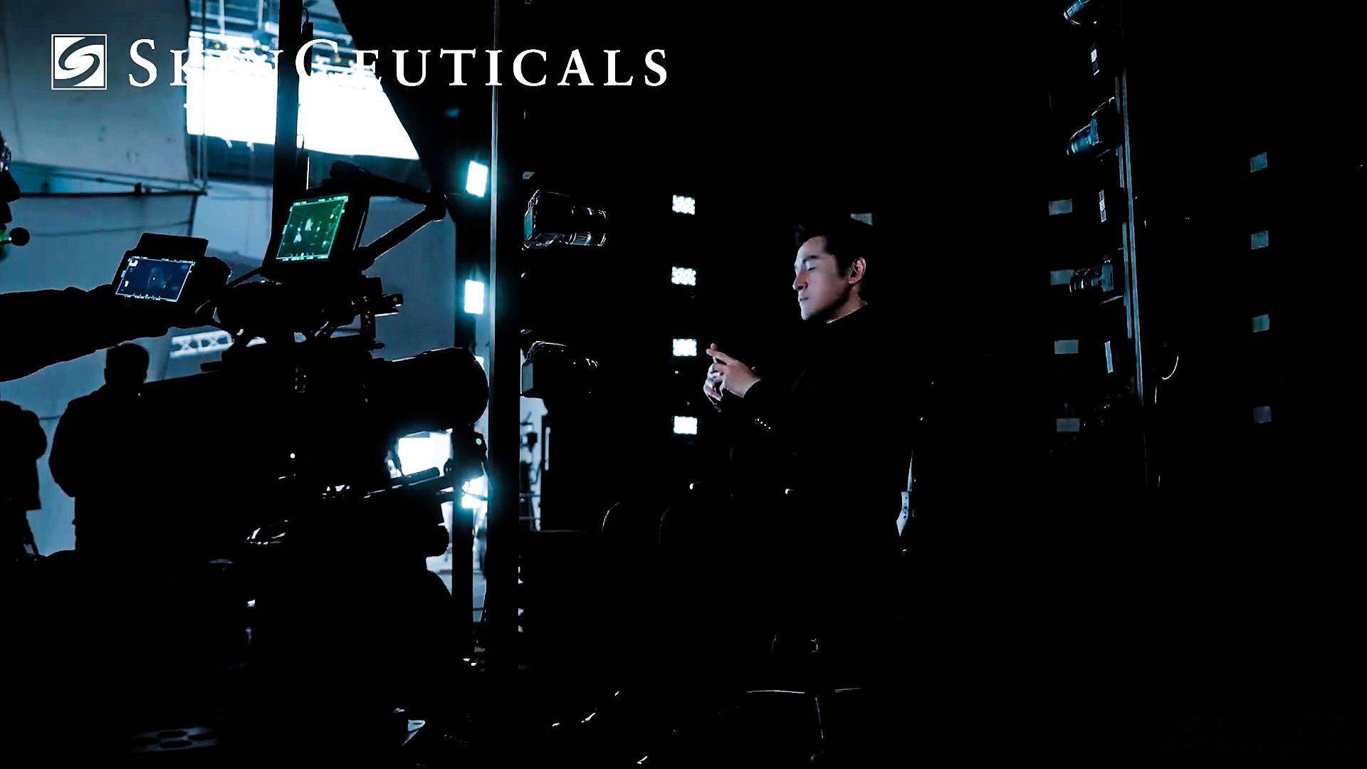 胡歌 这种静谧的视角真的好帅，一种安静、内敛却极具吸引力的帅气气质