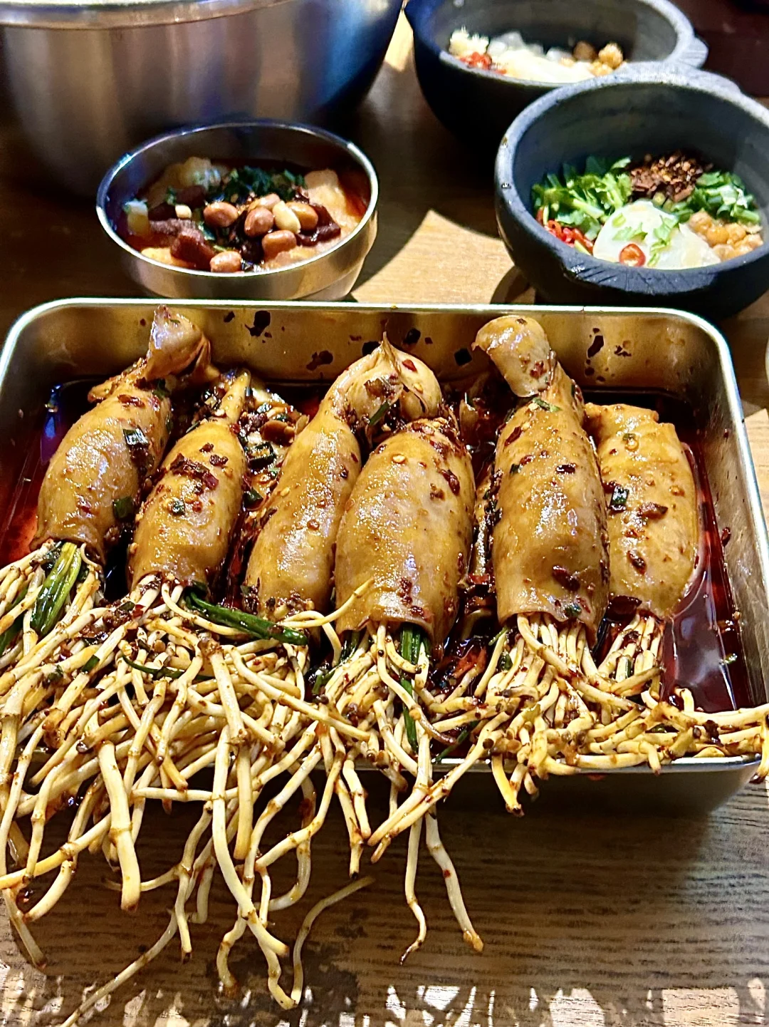 破防了！这顿酸汤火锅简直是味蕾的狂欢！