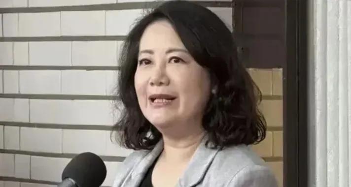 吴思瑶教训蒋万安，说蒋万安不务正业，天天给要被民进党罢免的国民党台北立委站台，帮