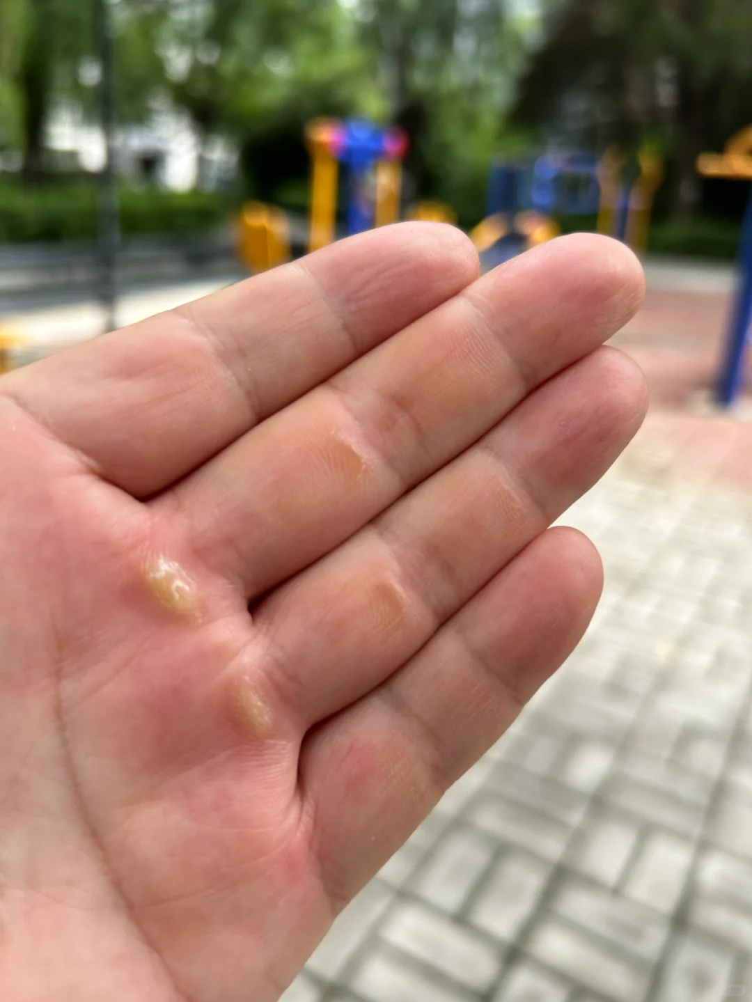 标准引体向上我40秒16个。