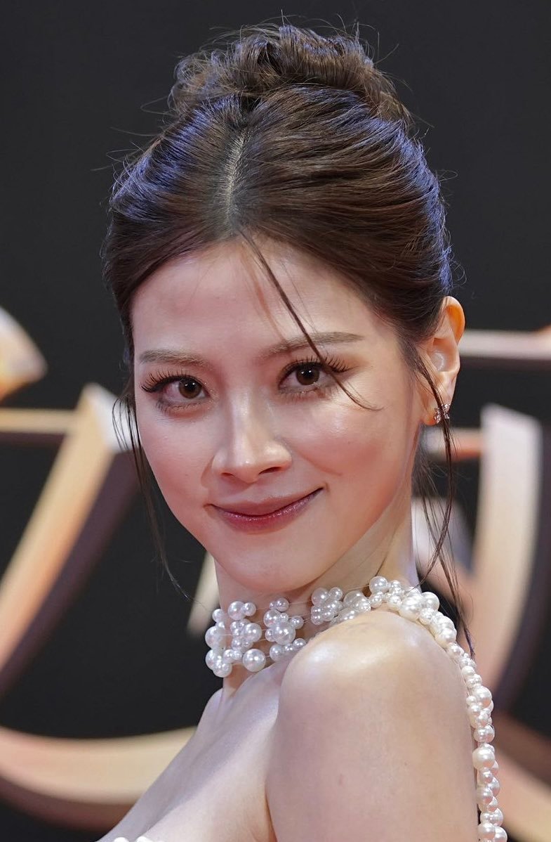 卡里克今晚打后四还是后三，我估计他自己都纠结。打后四破门有难度，打后三防守跟不上