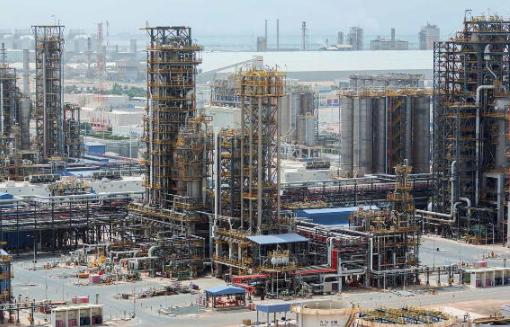 OPEC成立快60年，从没这么丢过人。
 
4月28日，阿联酋直接官宣5月1日说