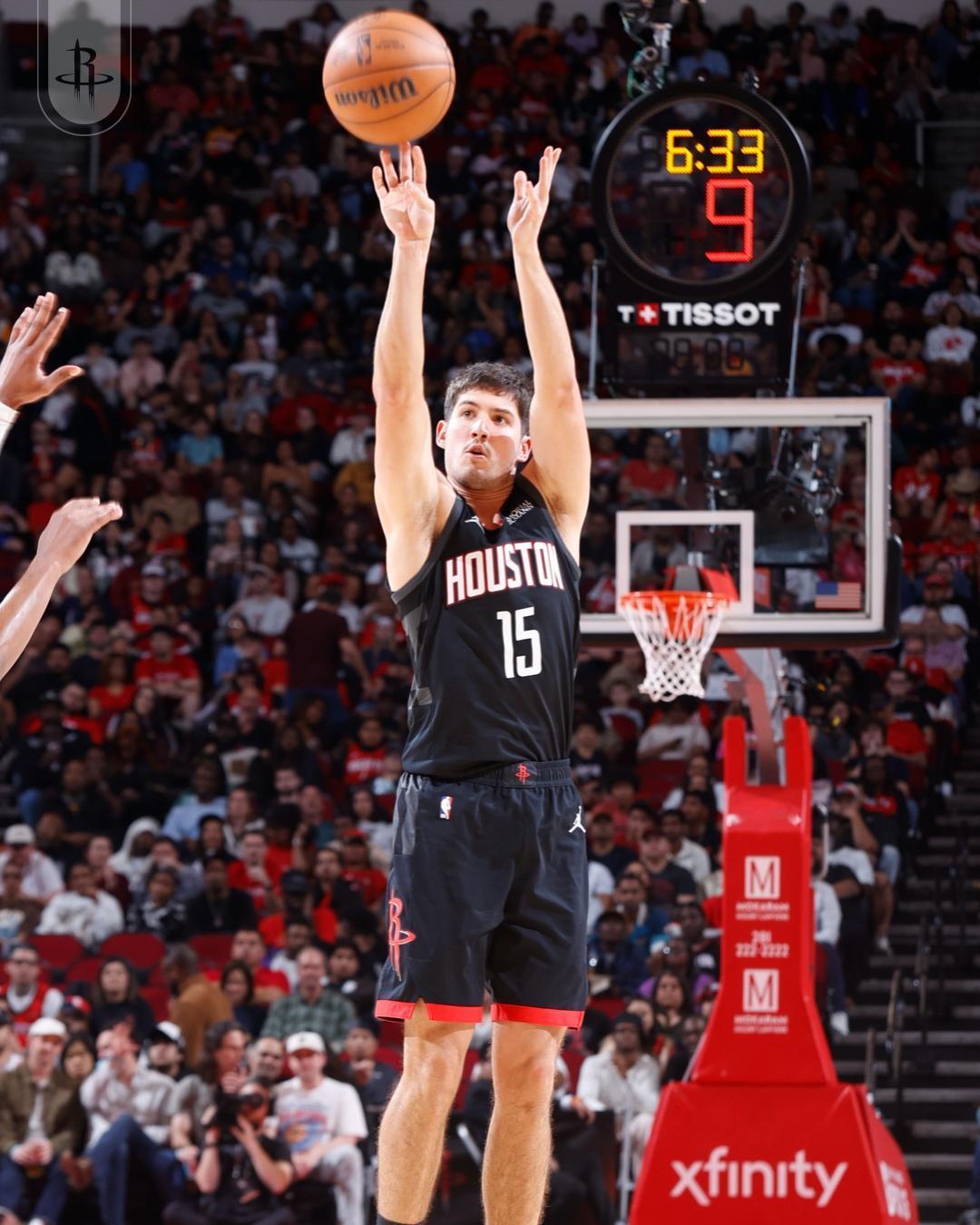 谢泼德打骑士算是打爽了！
难得能遇上加兰这么一个防守这么差的小后卫，谢泼德的表现