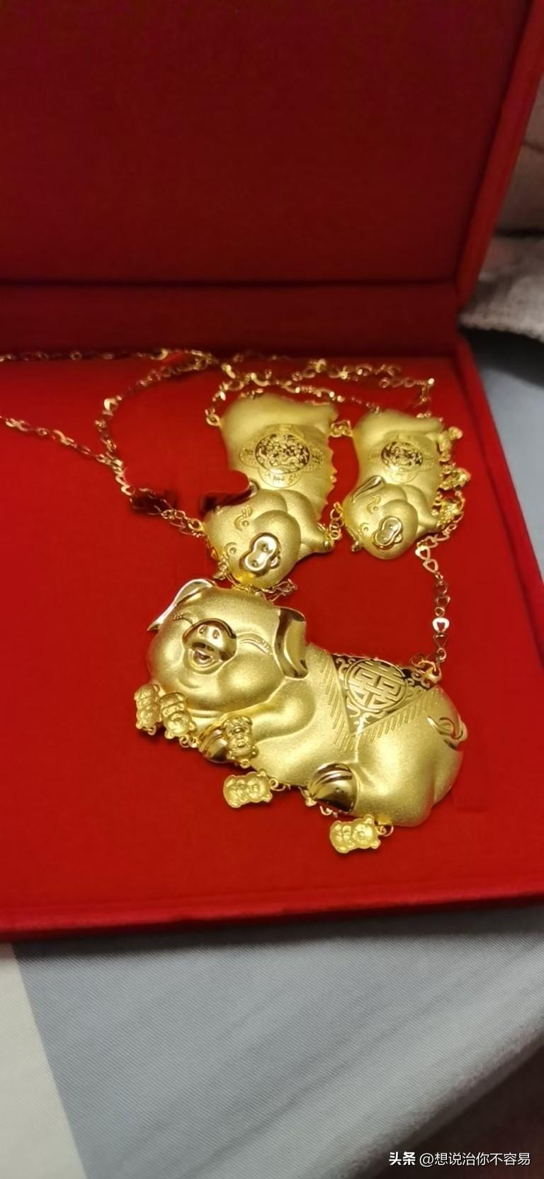 我老婆就是棵墙头草
去年金价600多的时候我把当时结婚300多买的金子全都变现了