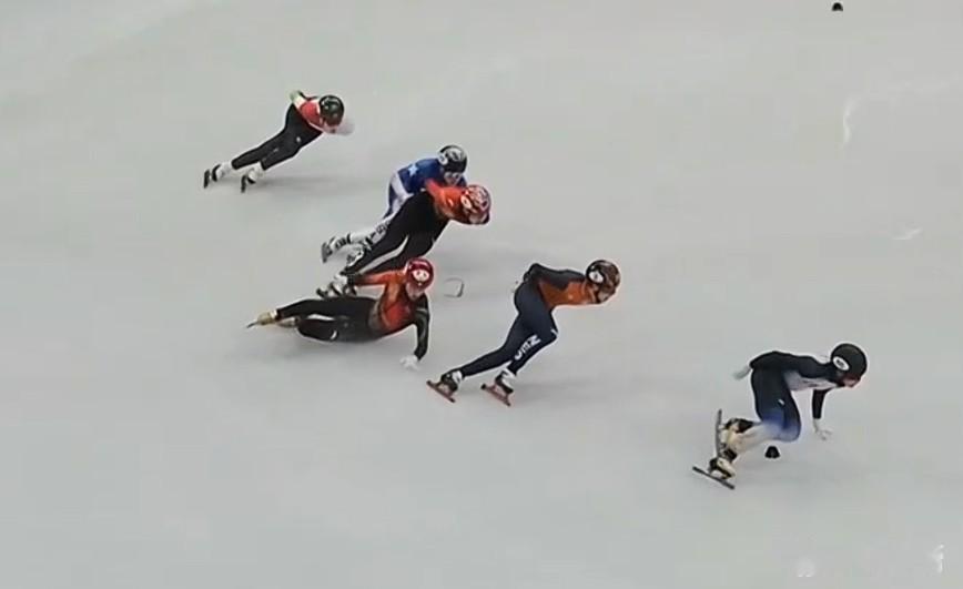 林孝埈归化来真的不知道干嘛的！混合接力决赛没上，男子1000米四分之一决赛垫底出