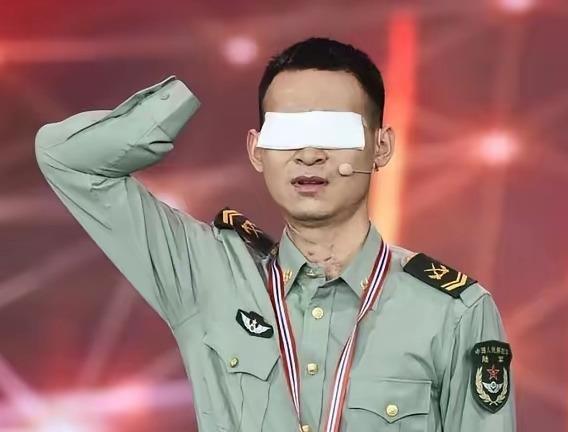 网上有人给杜富国算账：月津贴3万2，国家分180平房子，水电燃气全免。看到这条消