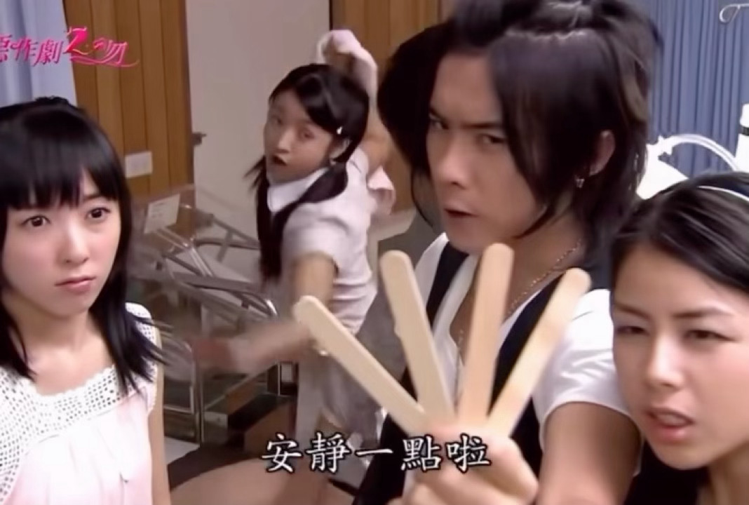 袁湘琴在后面干嘛当年都没仔细看 