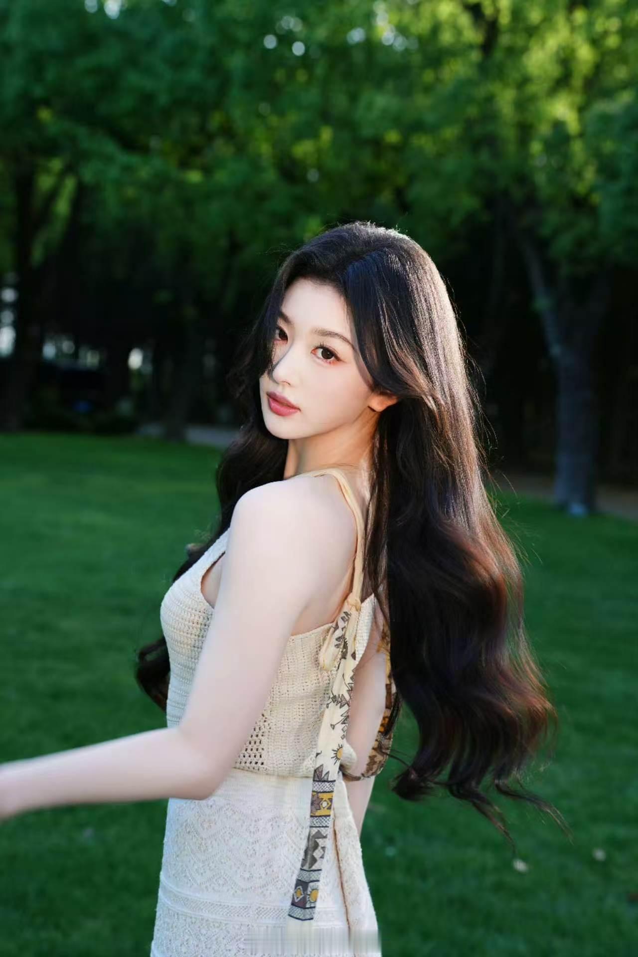 孔雪儿杀青会有分离焦虑孔雪儿想演和自己不像的角色喜欢你我也是 她提到时间能够冲淡