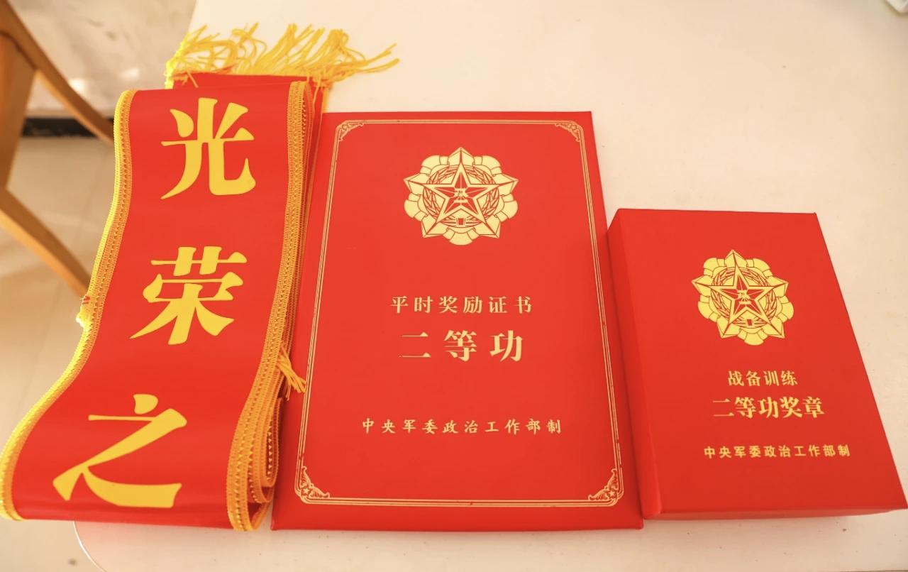 余沛，2024年上半年率队高标准完成陆军新时代“郭兴福式”教学法研讨观摩活动，课