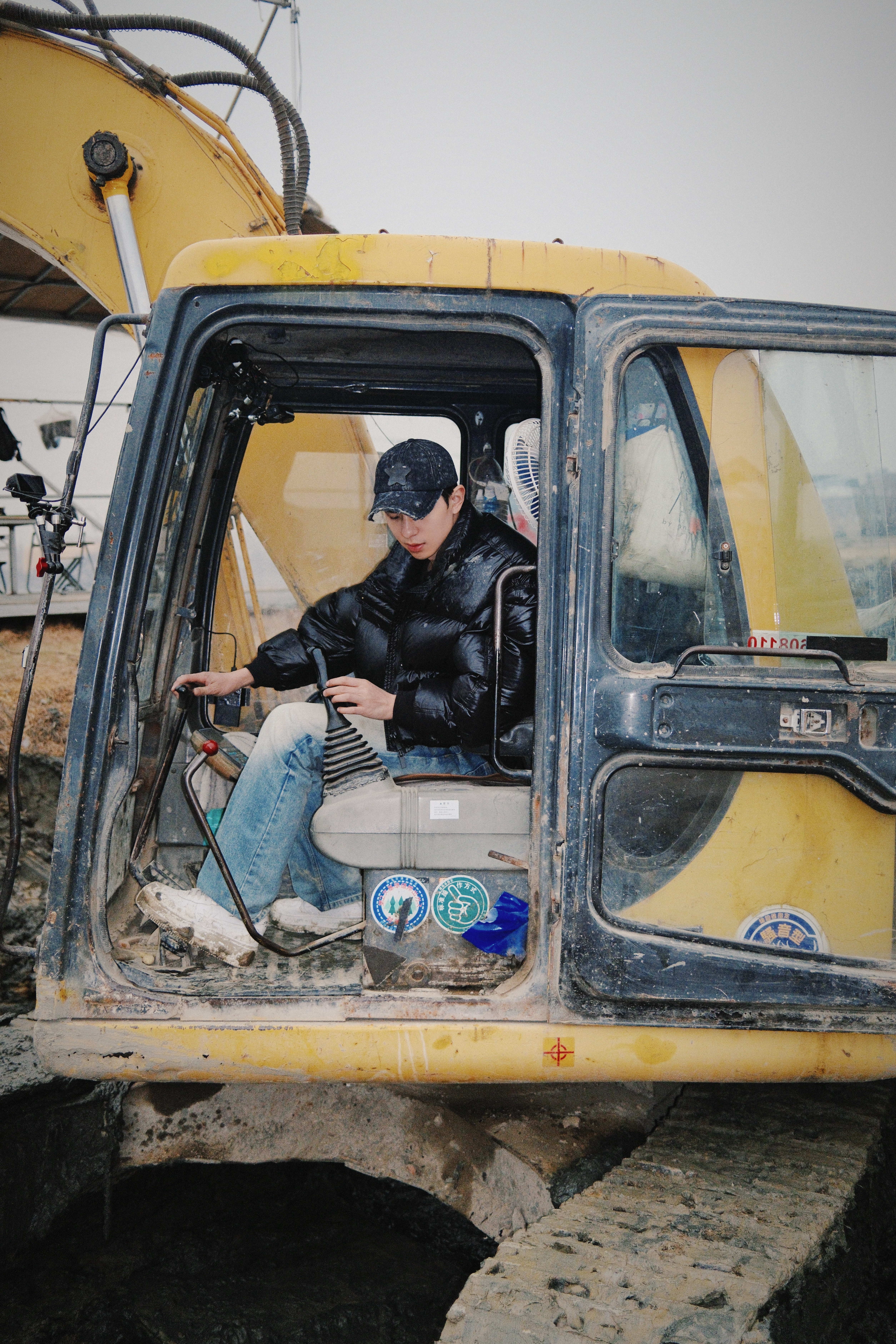 何浩楠 挖呀，挖呀，挖呀～🚜Cr：何浩楠行车记录仪 ​​​