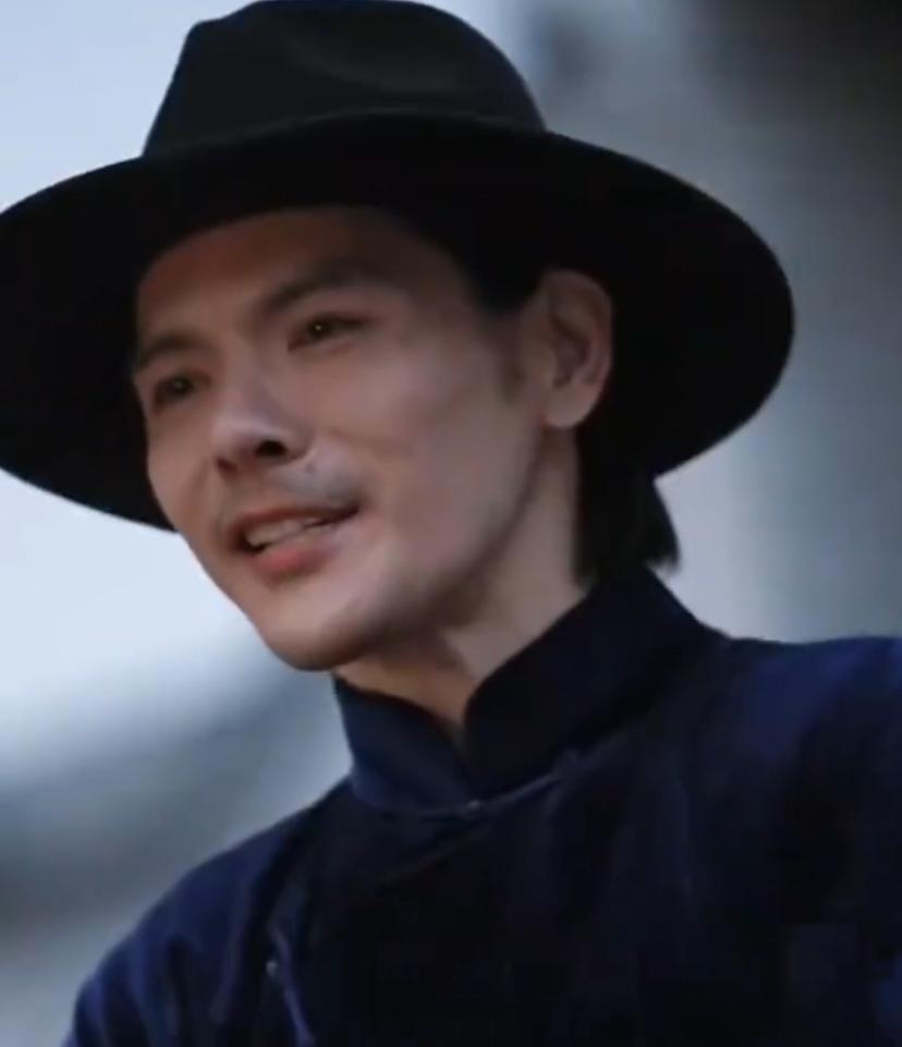 向佐终于等到被父亲认可的一天，曾被说花5个亿都扶不起的阿斗，如今自己把自己扶起来
