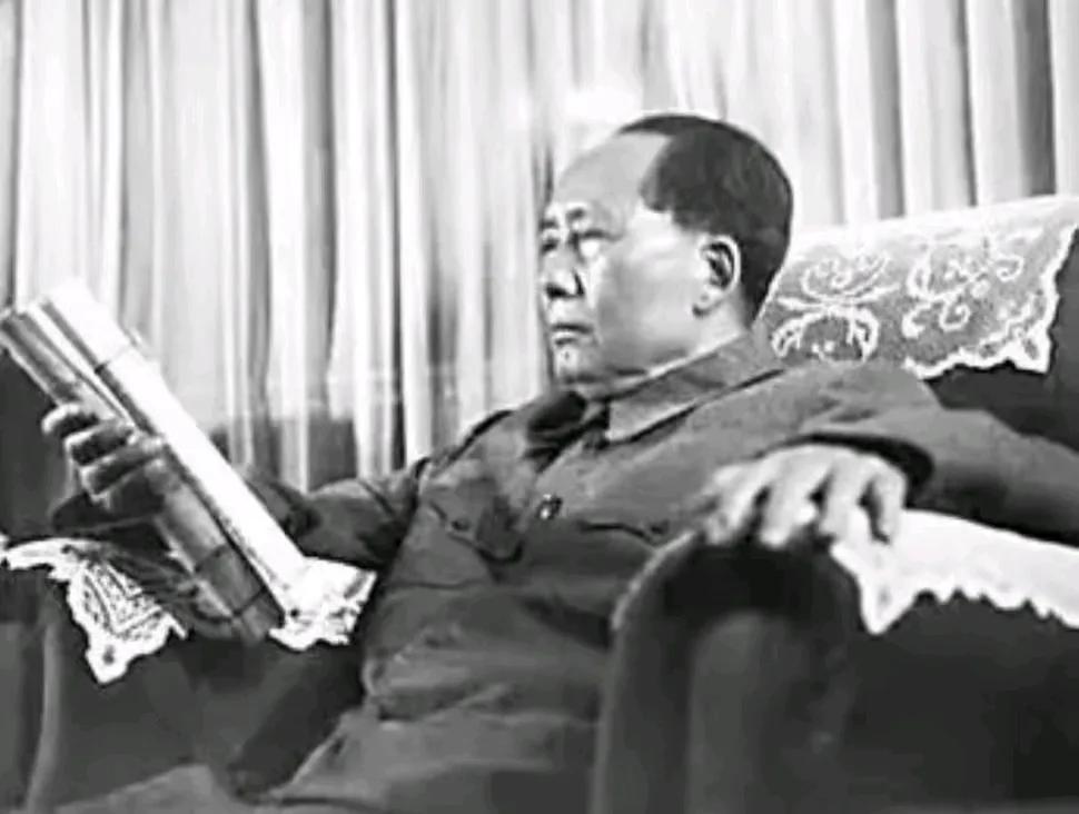 张学良被蒋介石囚禁长达半个世纪，却曾经为毛主席做过一件大好事？什么好事？

19