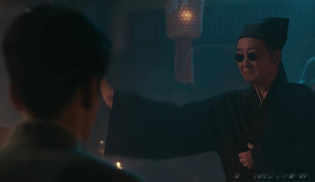 《我不是大师》剧集开局就爆，一上线就拿下平台悬疑剧榜第一，才播4集热度破1800