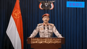 胡塞发言人叶海亚发声了，加入战圈打击侵略军。

这哥们放话了，红海上的美军军舰，