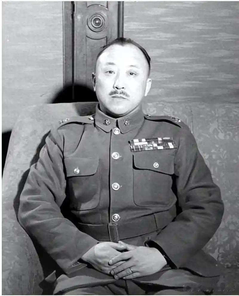 [微风]1949年1月，黄埔军校校长关麟征去看望被软禁的国军上将卫立煌，遭到门口