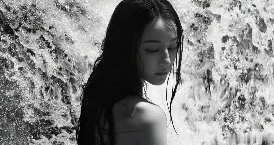 范欣 最会捕捉迪丽热巴的那一丝神性的女人 