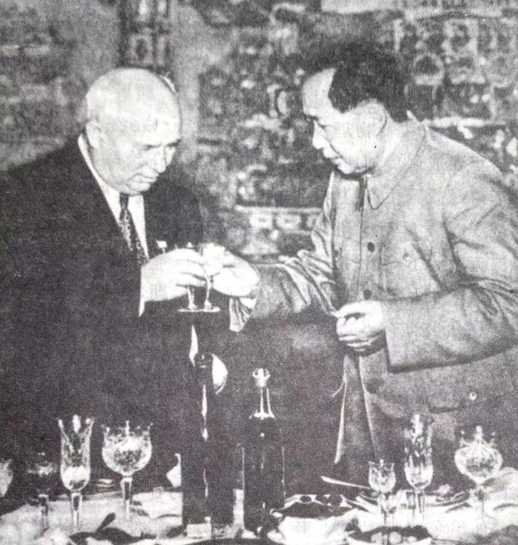 赫鲁晓夫对中国三大贡献：将斯大林时期赖着不给的旅顺港归还、为中国提供百万吨粮食，