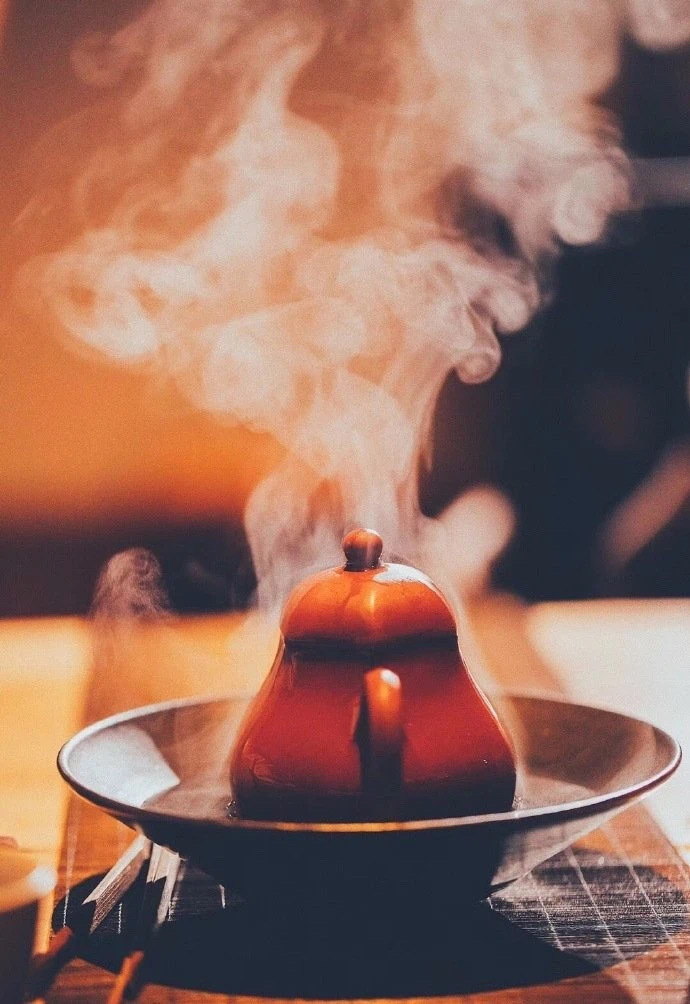 佛曾经说过：苦非苦，乐非乐，只是一时的执念而已。就是告诉我们，人间的苦并不是苦，