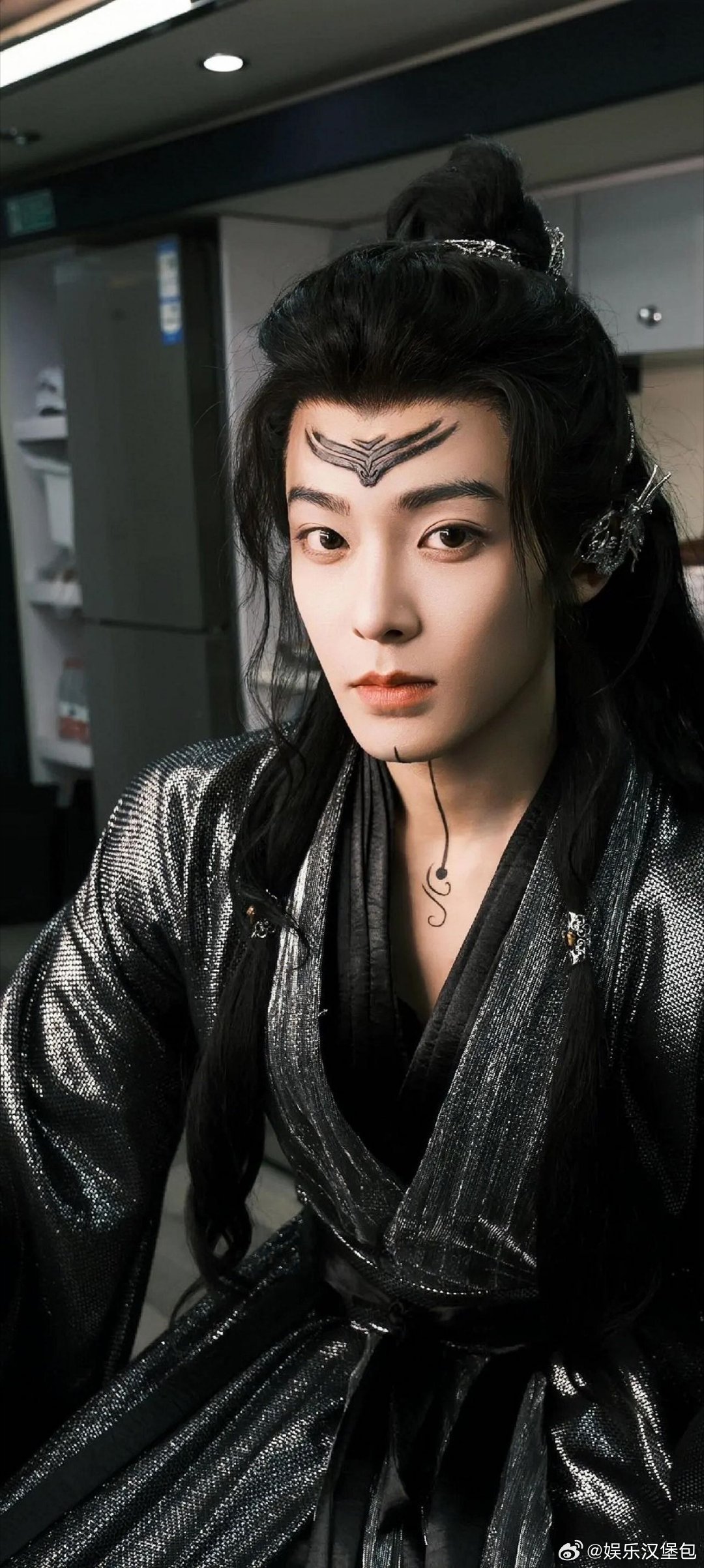 攻玉主演 侯明昊鹤男天选男主非他莫属，侯明昊出演蔺承佑，定男选女也挡不住剧组对他