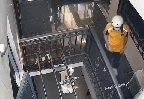 你小子算是社死了！[黑脸]