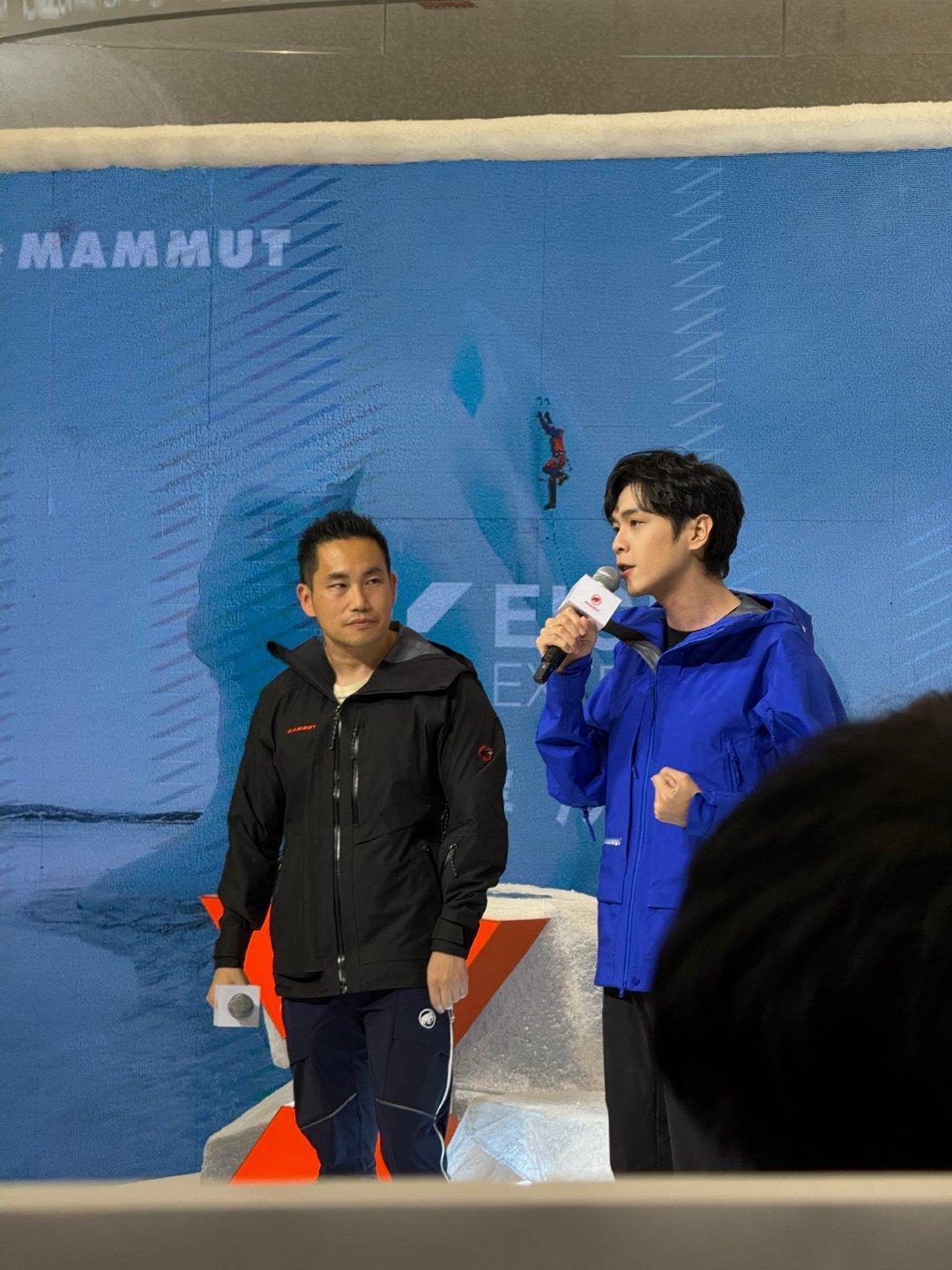 张若昀在深圳被包围了 今日深圳被张若昀的时尚魅力征服！蓝色户外造型既展现专业质感