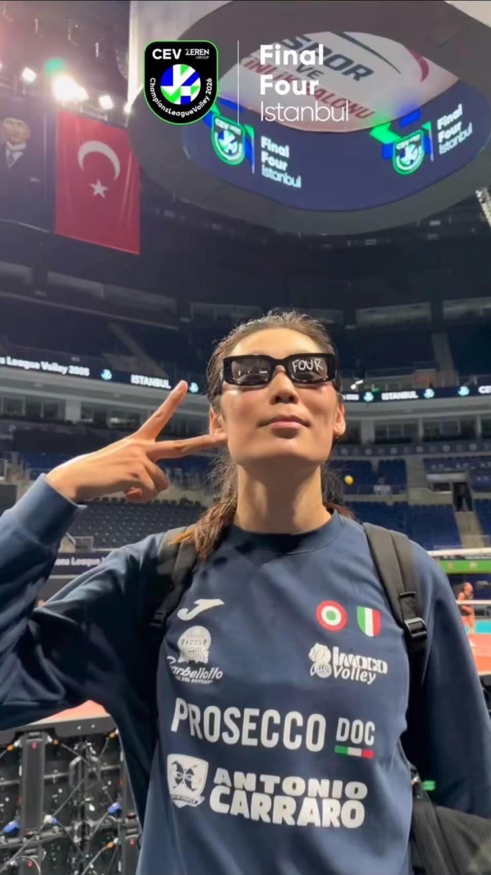 【酷酷的女王婷欧冠半决赛加油】你是不是和我一样既紧张又兴奋又期待22点的天王山之
