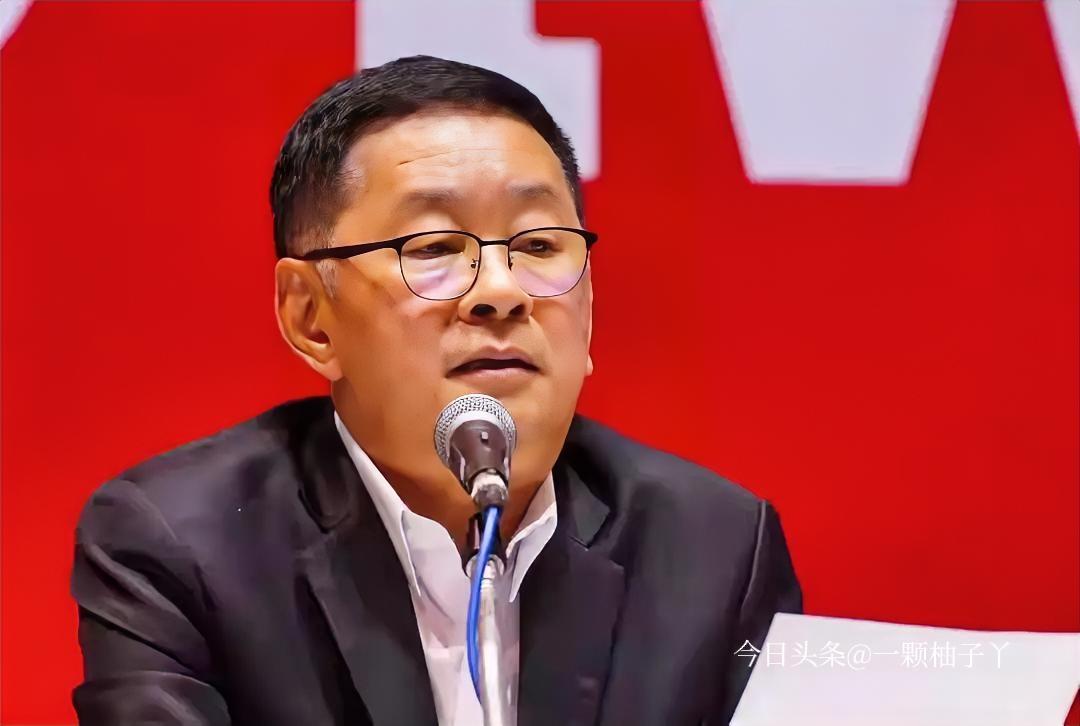 泰国政坛之前吵得不可开交的为泰党和自豪泰党，下午直接开启关键组阁会谈，当场摊牌组