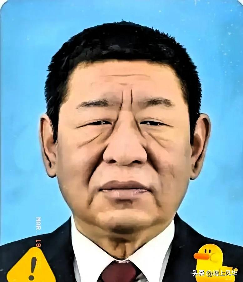 从讲台到落马：张家林的堕落路，寒了多少百姓心
 
张家林，1961年生，国内知名