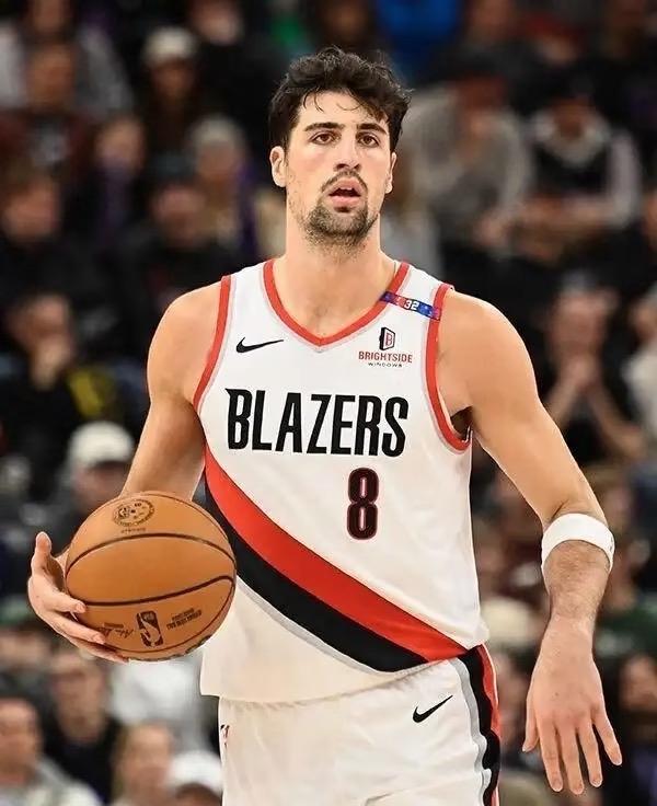 这5人本赛季有望成为全明星的新面孔：
1、阿夫迪亚——来自开拓者，场均25.8分