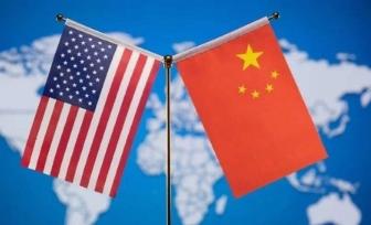 美国这次直接亮杀招了，不是导弹，也不是航母，而是对着钞票下手，让伊拉克能卖出东西