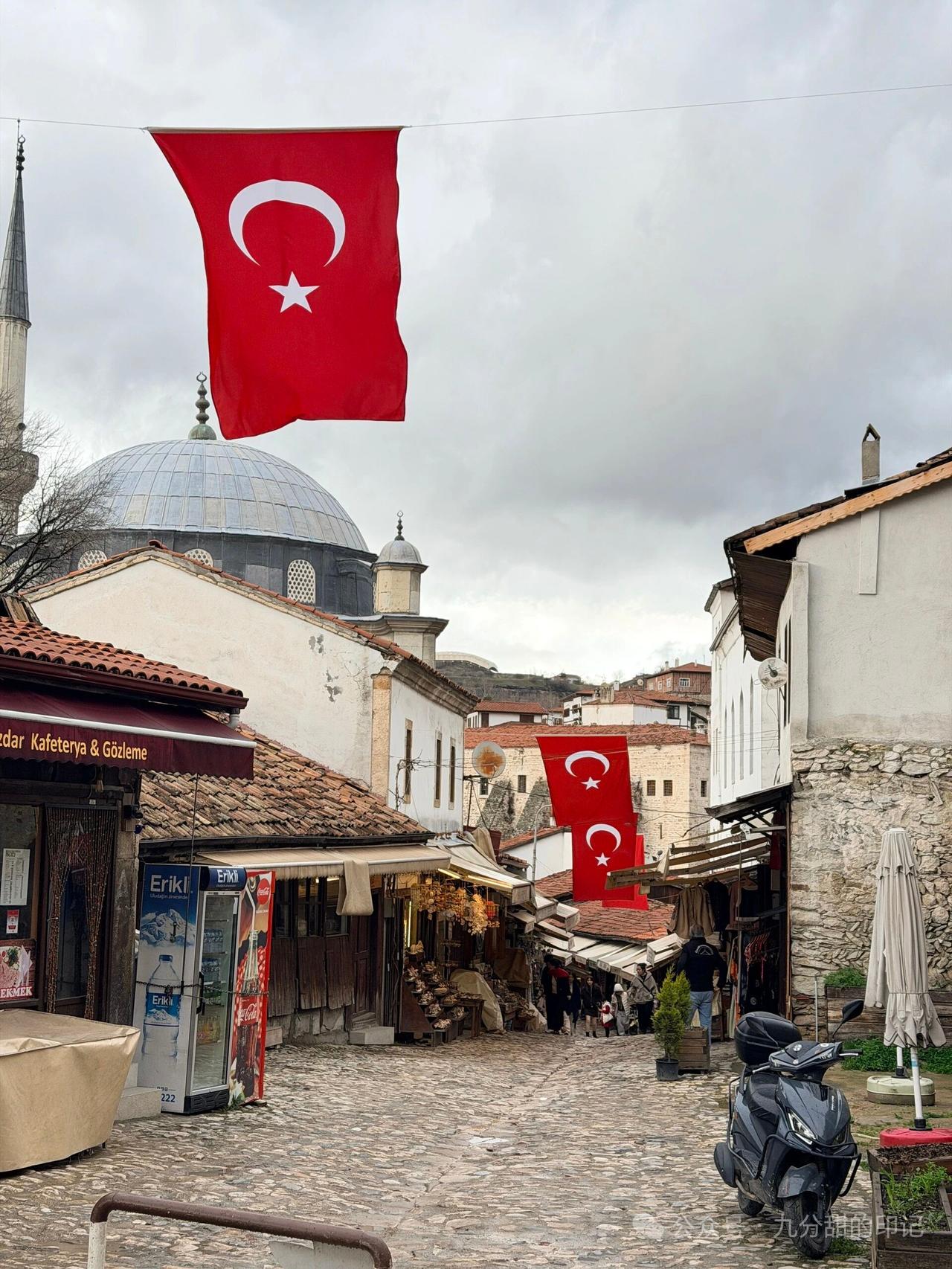 横跨欧亚，番红花城♥day2：昨天从成都飞行10小时今早到达土耳其伊斯坦布尔，参