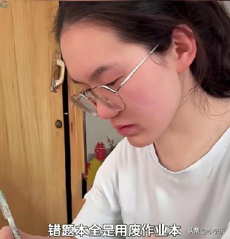 近日，河南平顶山郏县实验高中的女孩韩雅平火了！她高考取得了699的高分，女孩母亲
