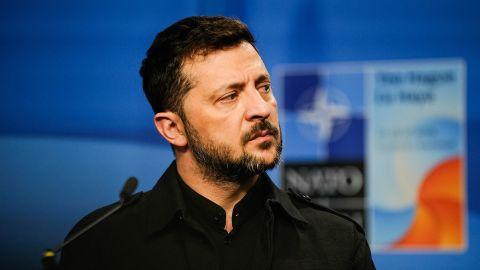 泽连斯基：乌方提议复活节停火，俄方却以无人机袭击回应
 
4月1日，泽连斯基指出