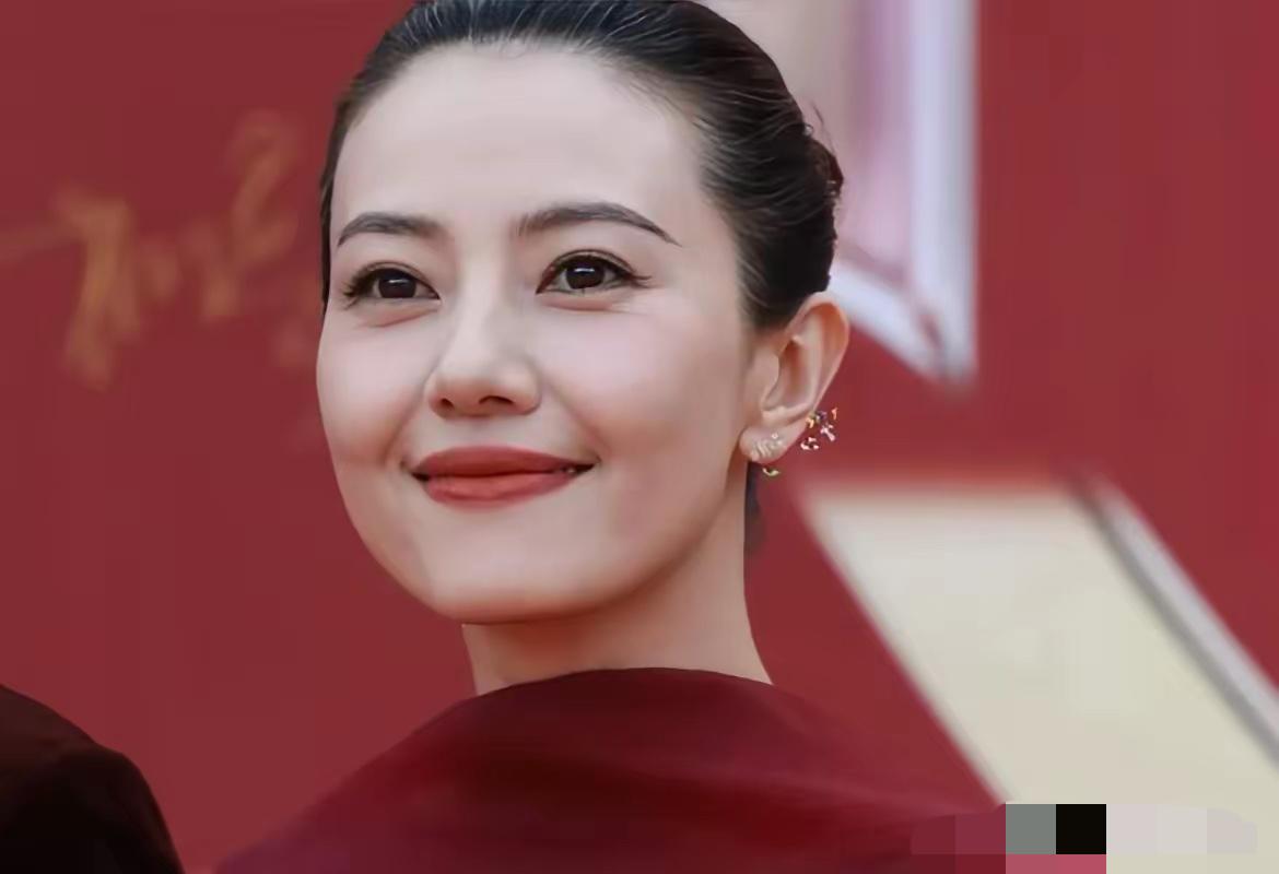 果然人还是要自然老去，
不要相信什么医美和整容，不然老了之后后悔都来不及，高圆圆