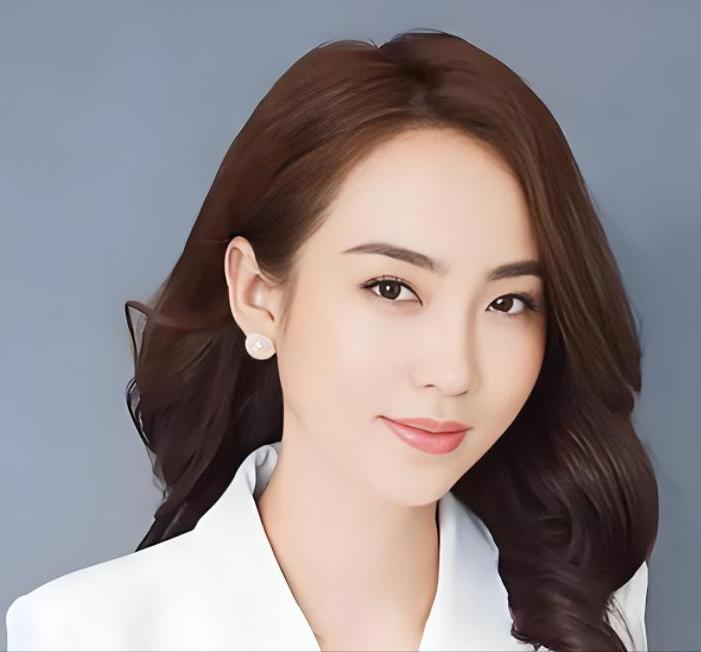 许家印结局落定，恒大歌舞团长白珊珊的归宿却出人意料！被曝定居澳门，嫁作商人妇~