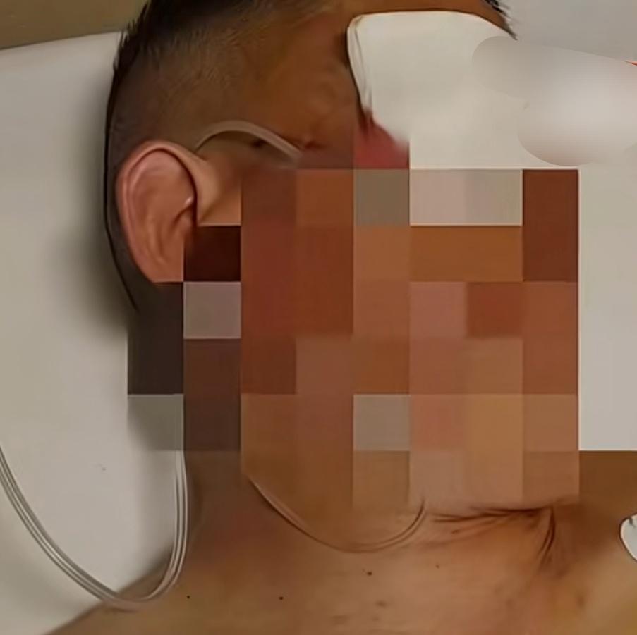 河南一男子取钱170万，在银行门口被持枪抢劫。倪先生称，自己在郑州农行中牟白沙支