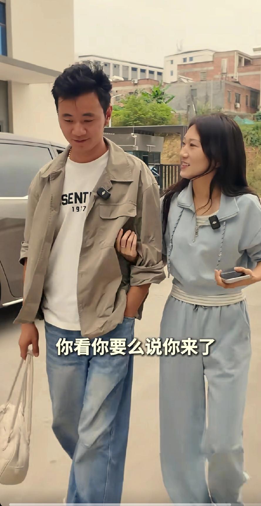 厉怀远的媳妇配得上如今的幸福生活。他们拥有了自己的公司，怀远的媳妇今日在厉怀远的