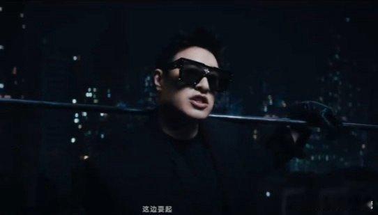 潘玮柏唱的是成年人最奢侈的任性 潘玮柏的音乐从来不止是旋律，更是一种宣言。就算被