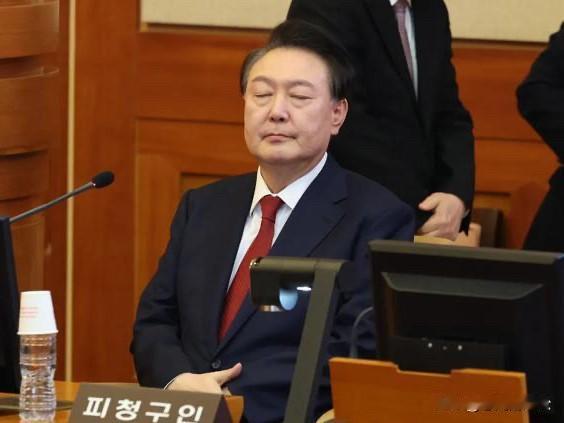 金建希特检组不再顾忌尹锡悦前总统身份，申请拘捕尹锡悦强制到案接受调查！
尹锡悦已