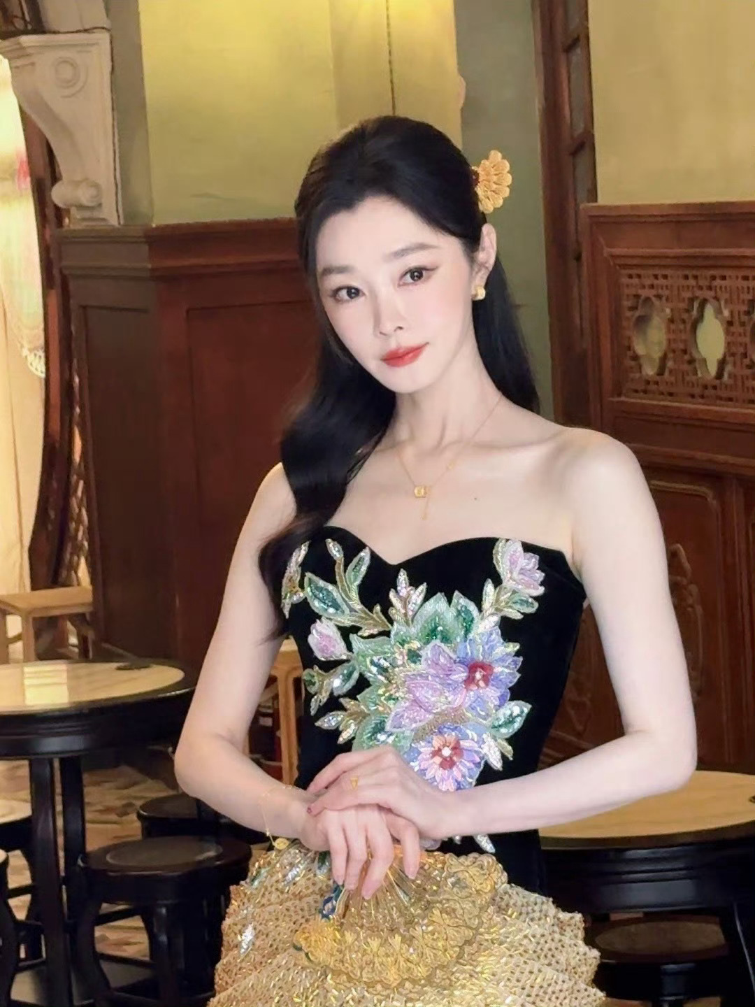 宋轶新中式美成啥样了此女就是行走的东方美学教科书，只应在古风画卷里才有 