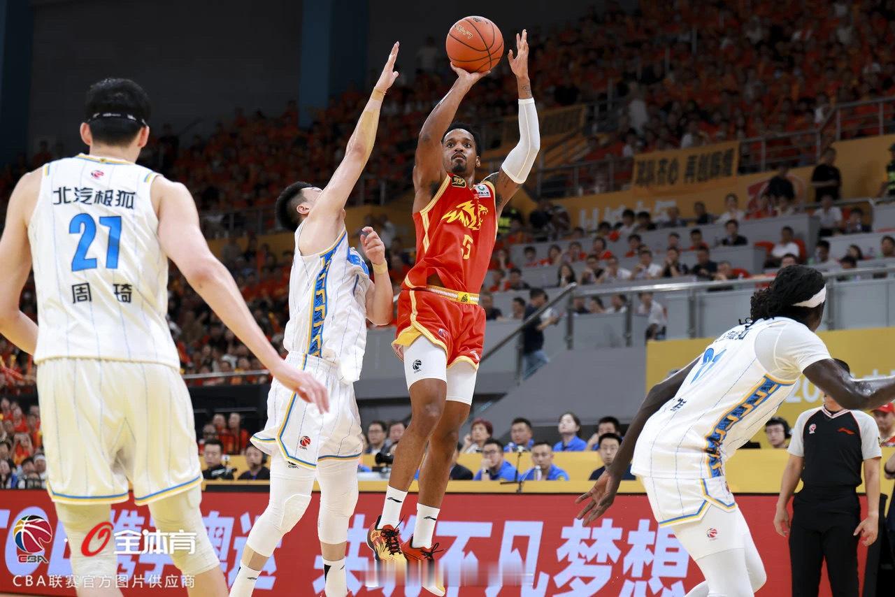 FMVP榜单更新：广厦男篮布朗（22.64）、胡金秋（20.48）、孙铭徽（9.