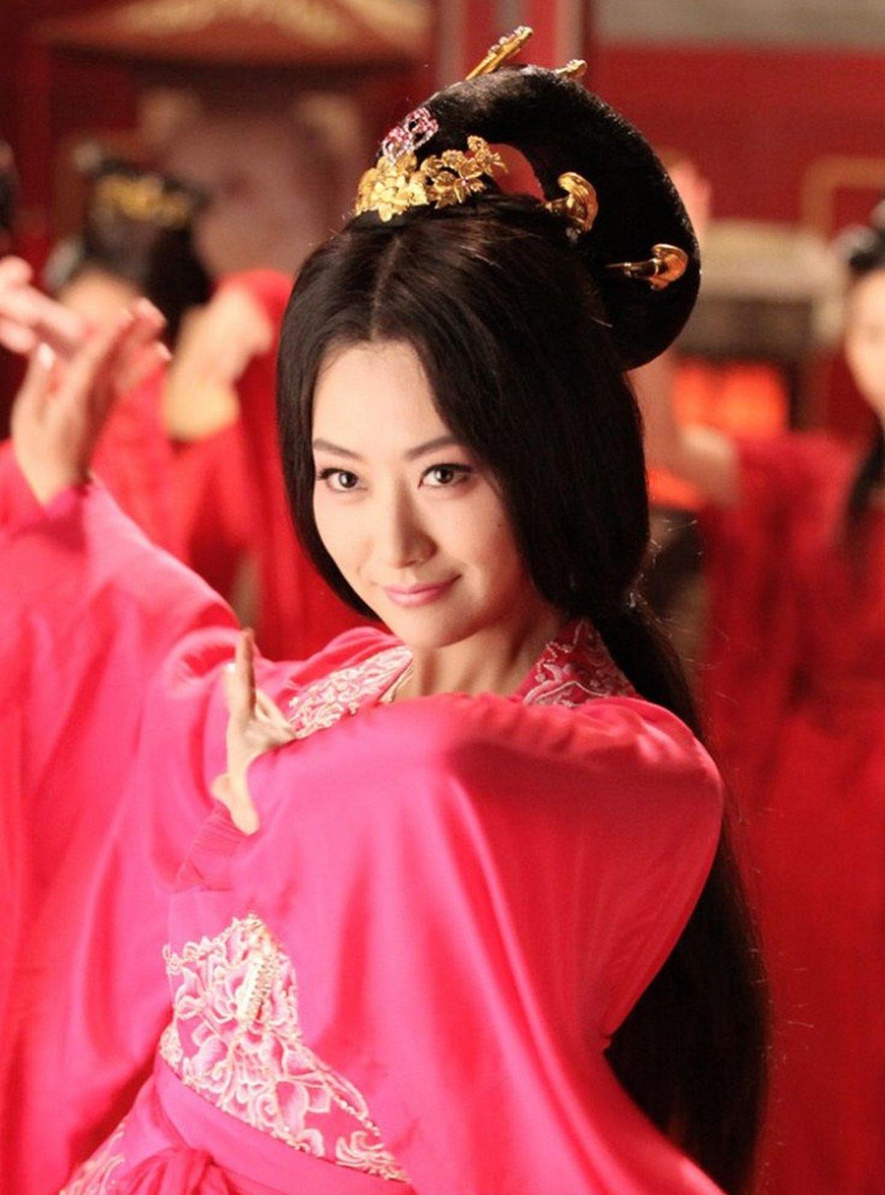 李密护送萧贵妃回扬州，半路却在客栈里爬上了她的床？这段"艳事"根本就是编的

萧