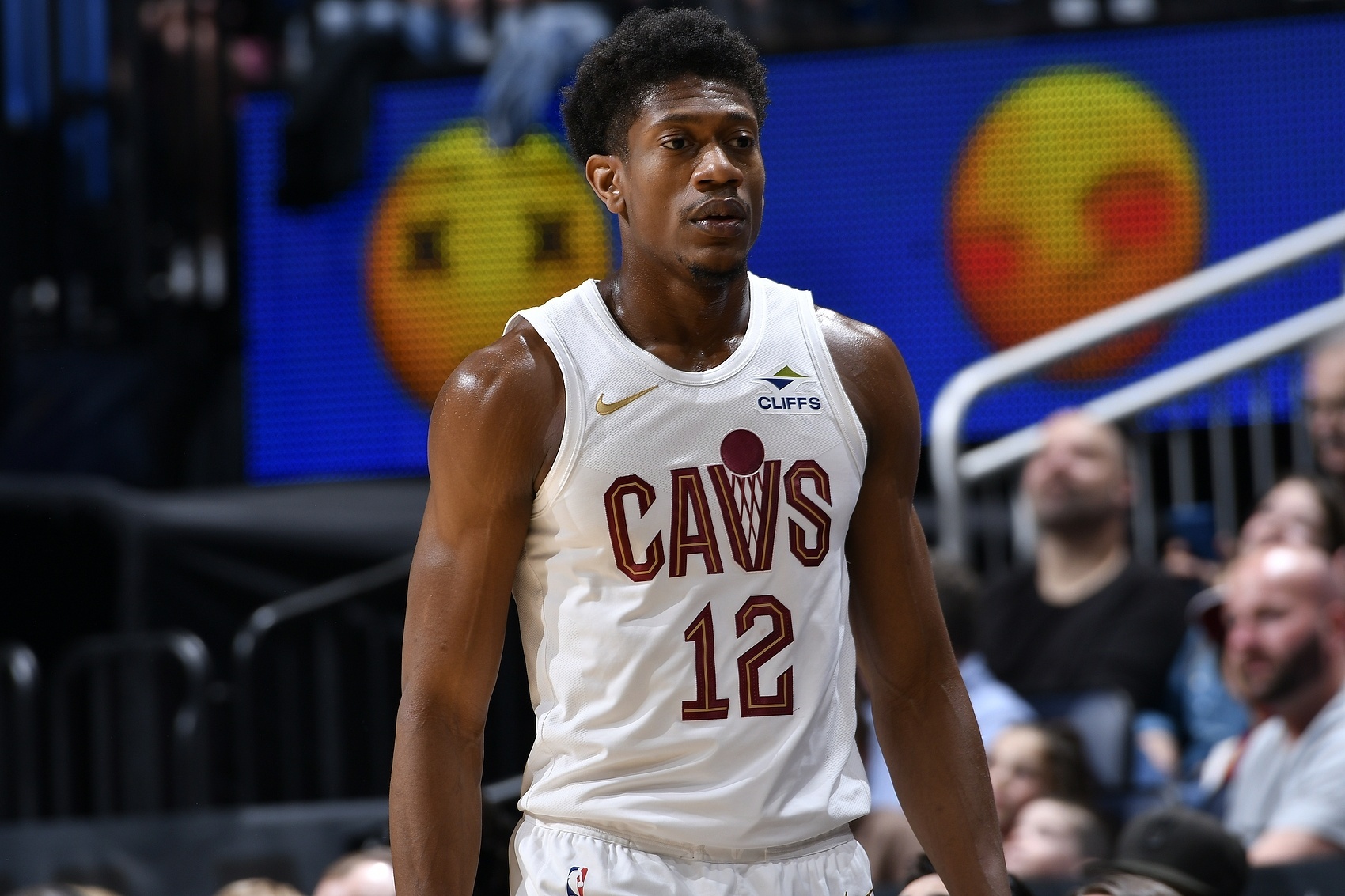 亨特加盟后骑士6胜0负，进攻效率&净效率联盟第一，防守效率第二。 