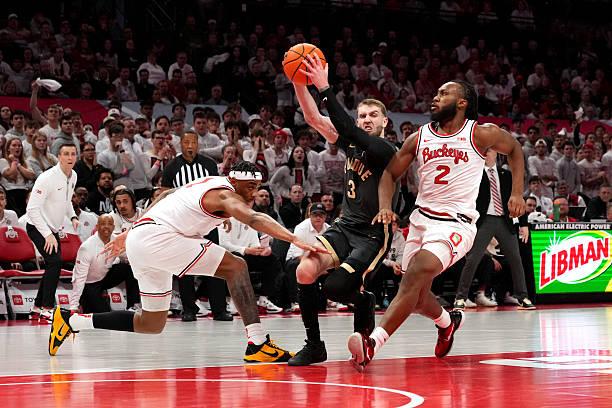 俄亥俄州立大学坐镇主场以82比74战胜了全美第8号种子普渡大学。本场比赛后，俄亥