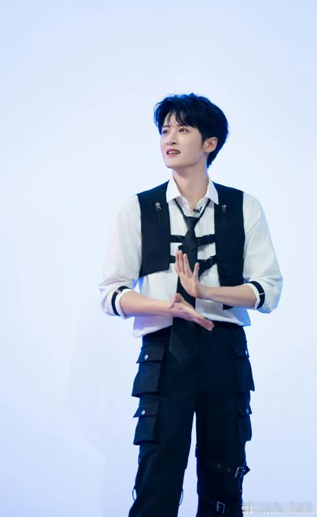 檀健次荷塘月色转音湖南卫视你好事做尽湖南卫视跨年演唱会好家伙！檀健次和陶喆的合作