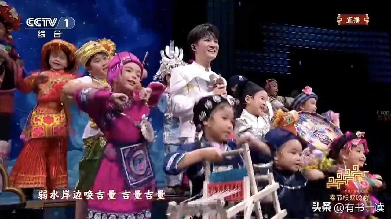 今年不少观众看完都忍不住发问：如此重要的舞台，为何不多给充满阳刚之气、传递正能量