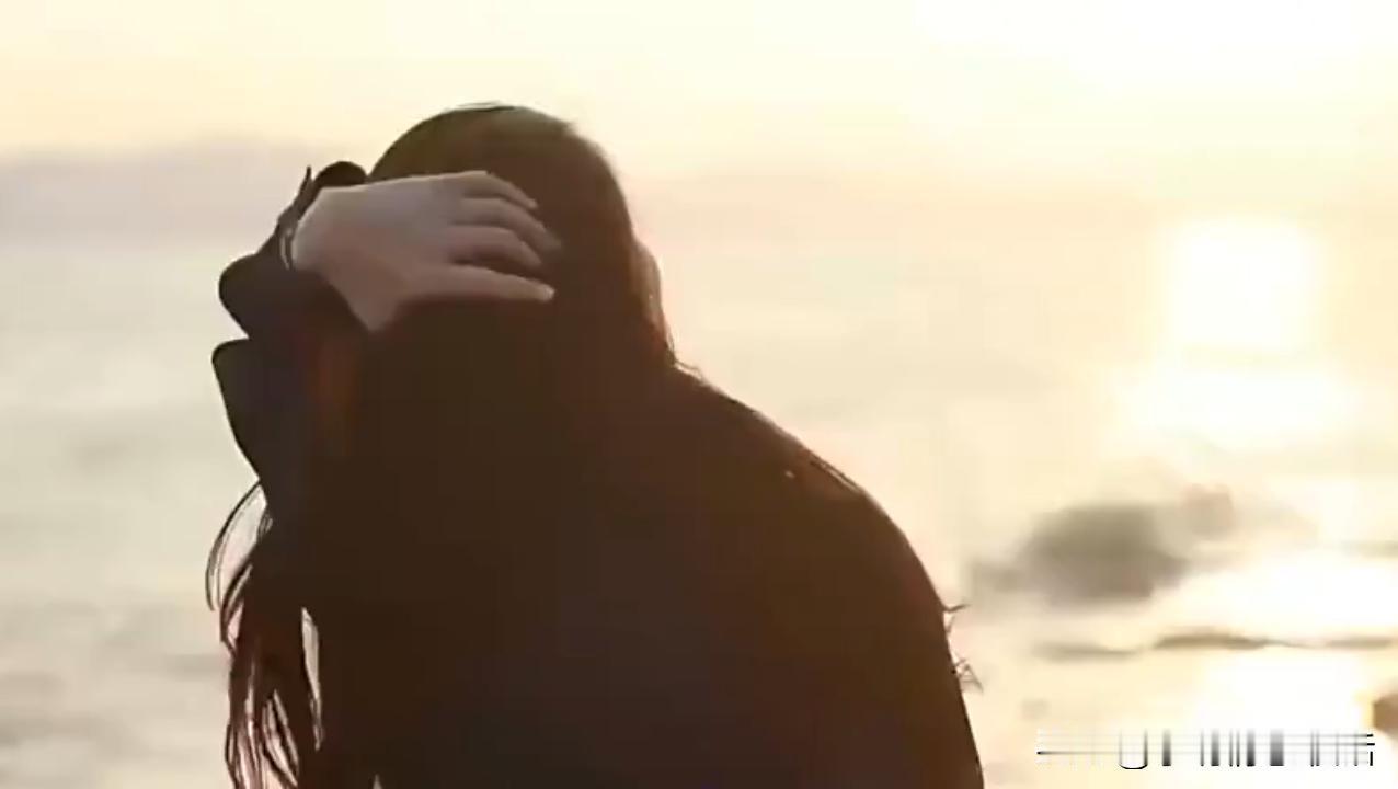 扎心的真相！人与人，情深难敌缘浅！
      太多人走着走着，便消失于人海，从