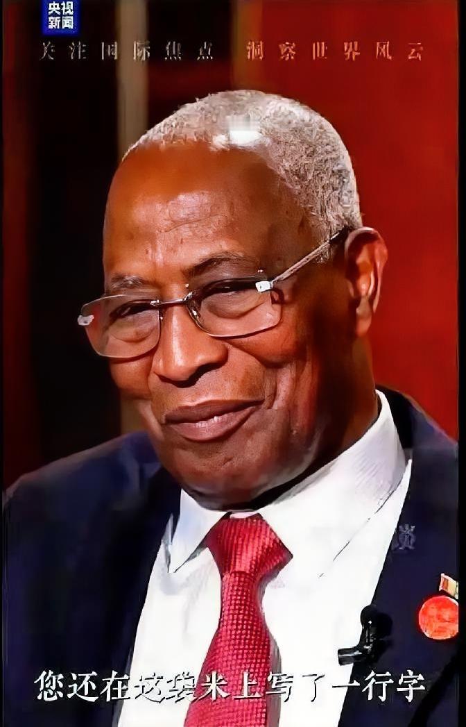 堂堂几内亚总理，跨越上万公里往中国送东西，送的不是什么稀缺金矿，而是一袋普普通通