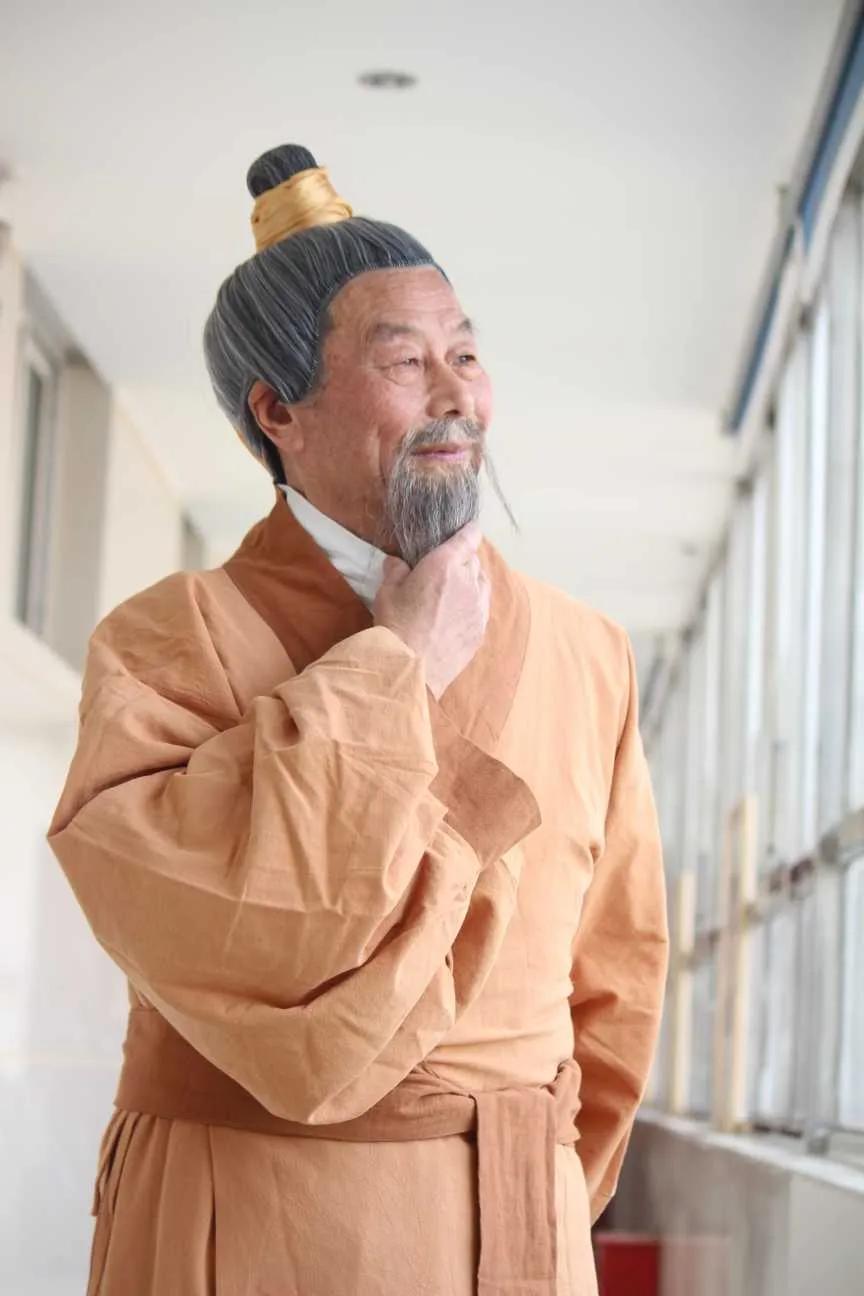 大家快看

贪嘴的人，都有病；贪财的人，都短命；贪权的人，难善终；贪色的人，家不