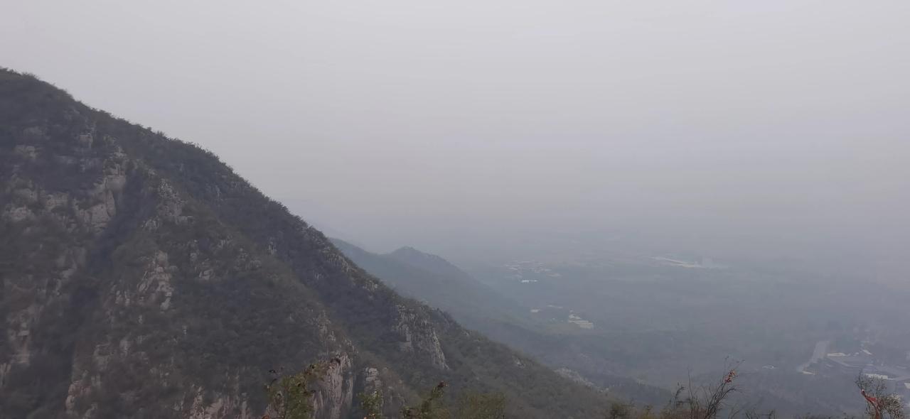 #秋日生活打卡季#响堂石窟玉皇顶千年建筑，虽历经沧桑，却屹立不倒，形成了一道靓丽